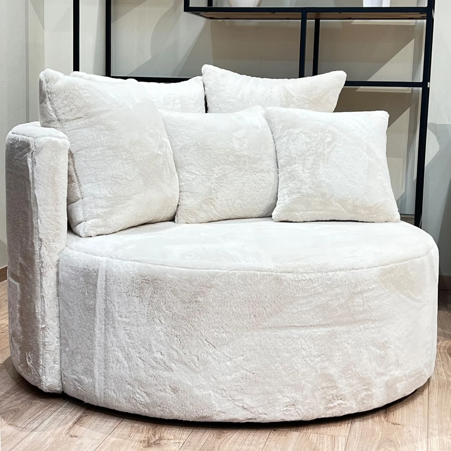 Fauteuil XXL moelleux  en fourrure - Image 3