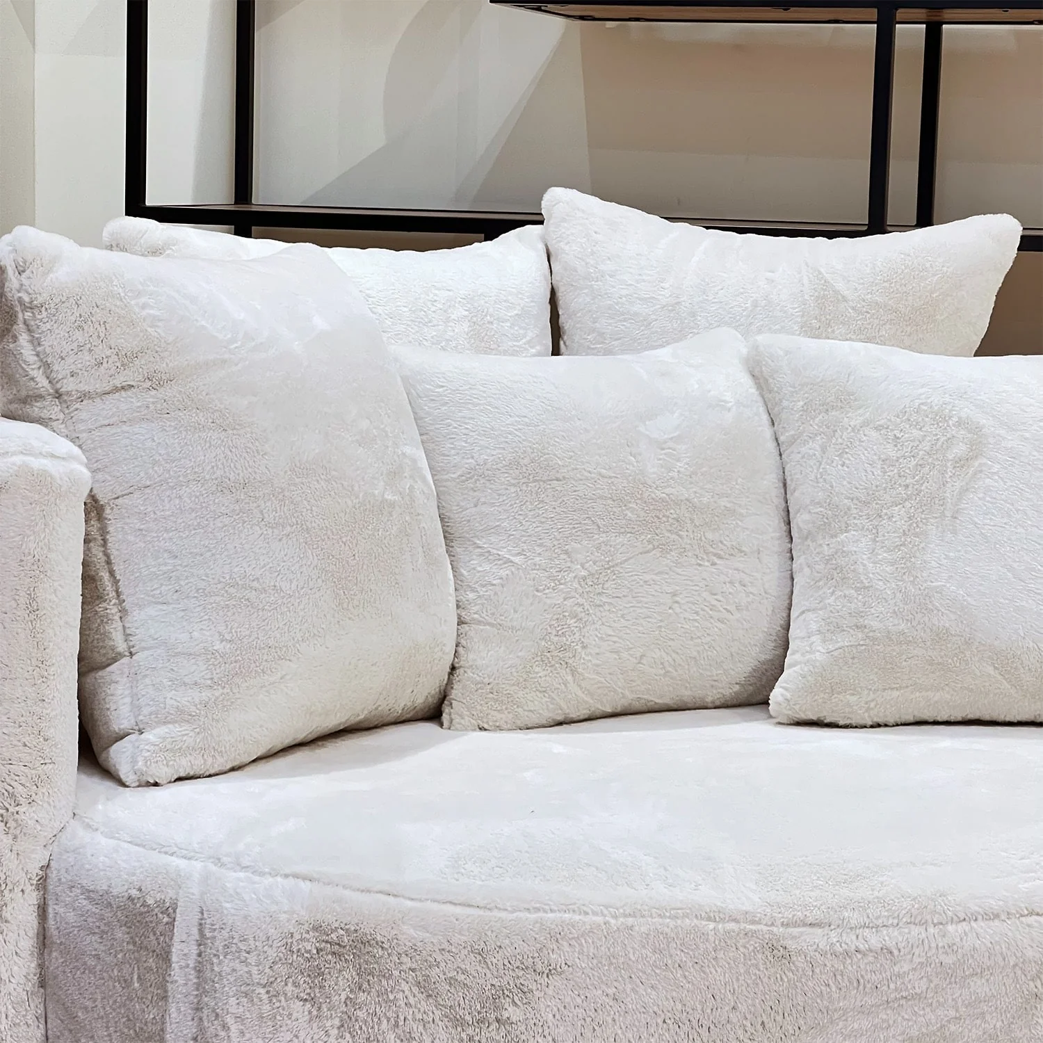 Fauteuil XXL moelleux  en fourrure - Image 5