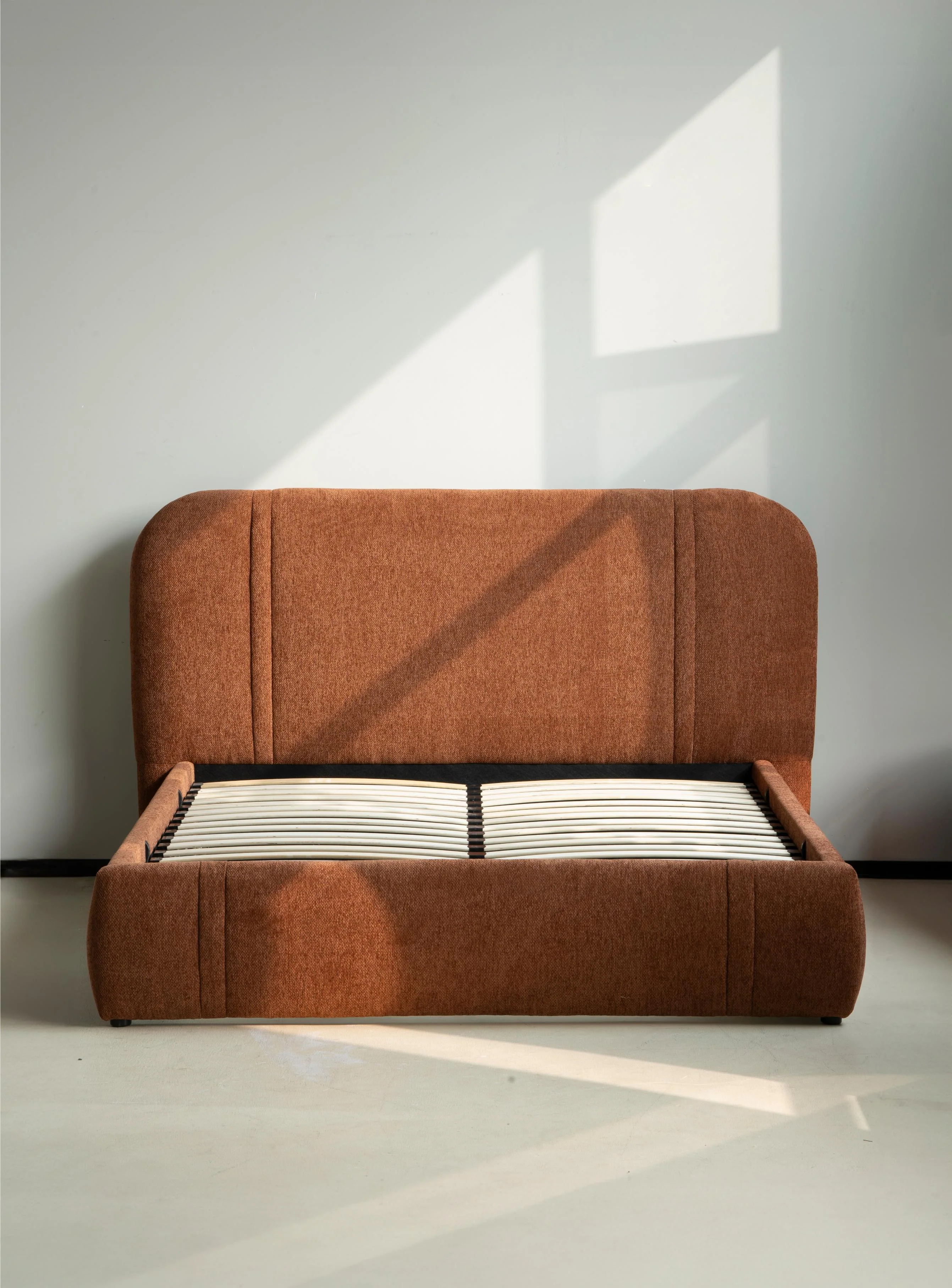 Lit en tissu avec sommier Cocoon - Image 4