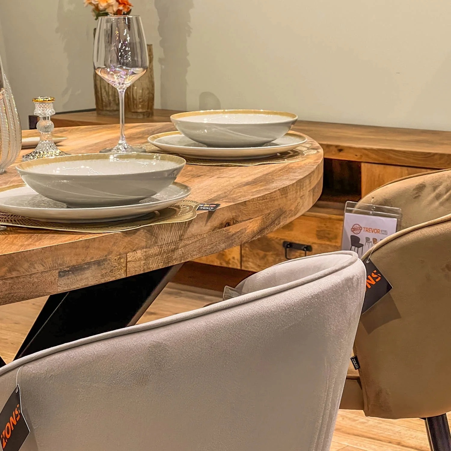 Table à manger ovale en bois massif avec pied noir - FLAVIA - Image 22