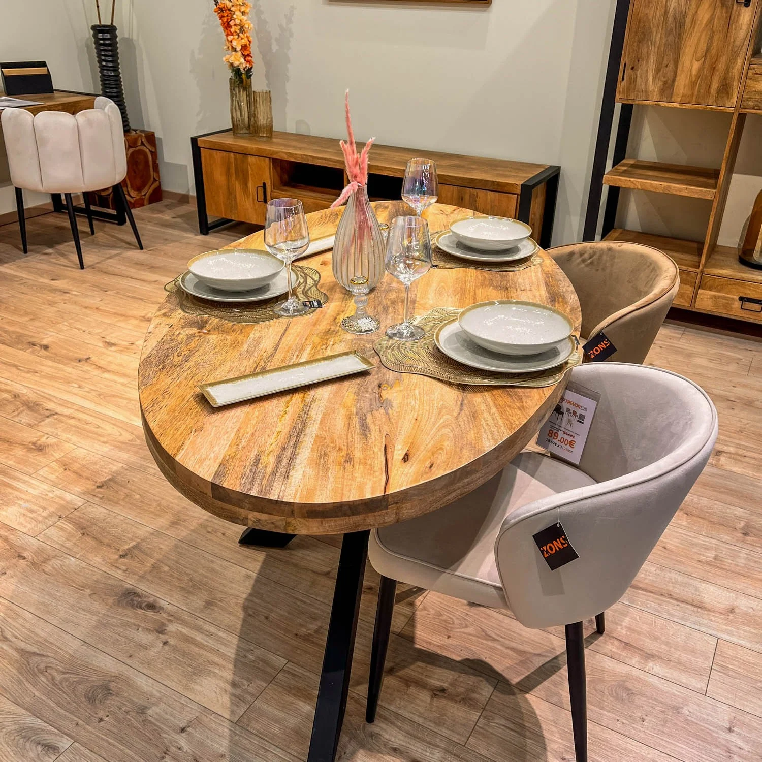 Table à manger ovale en bois massif avec pied noir - FLAVIA - Image 23